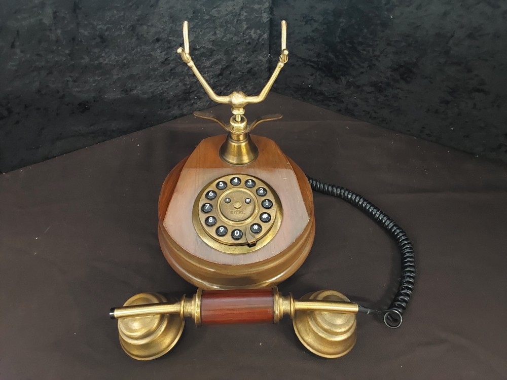 TELEPHONE A TOUCHE EN BOIS IMITATION ANCIEN
