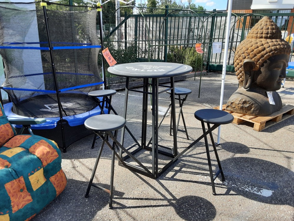 TABLE BISTROT AVEC 4 TABOURETS PLIABLE METAL NOIR EXTERIEUR OUVERTE 160 CM DE DIAMETRE