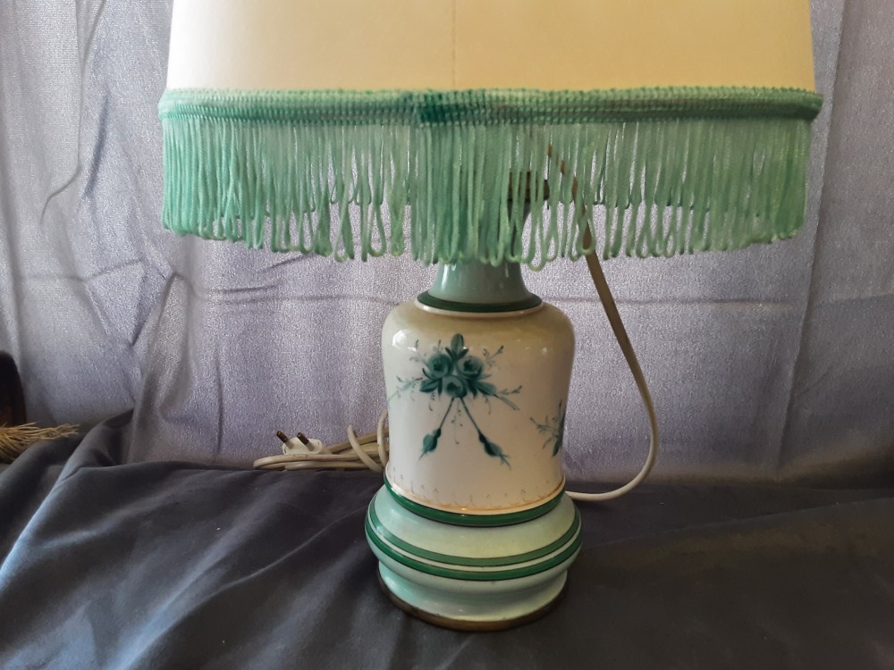 LAMPE A POSER BLEUE DECOR FLEURS EN PORCELAINE