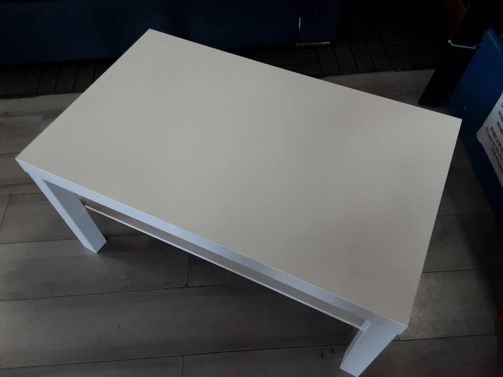 TABLE BASSE BLANCHE
