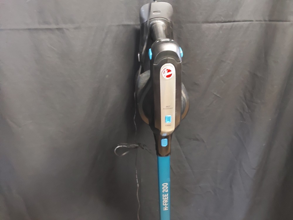 ASPIRATEUR BALAIS HOOVER H-FREE 200 BLEU ET NOIR