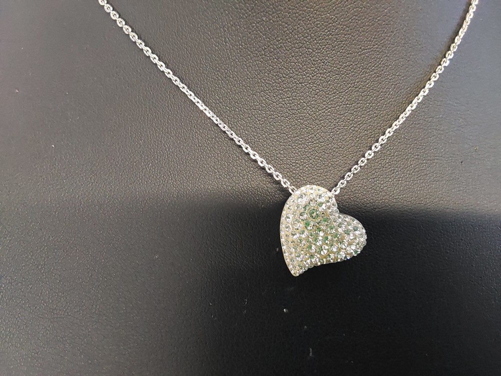 CHAINE AVEC COEUR SWAROVSKI
