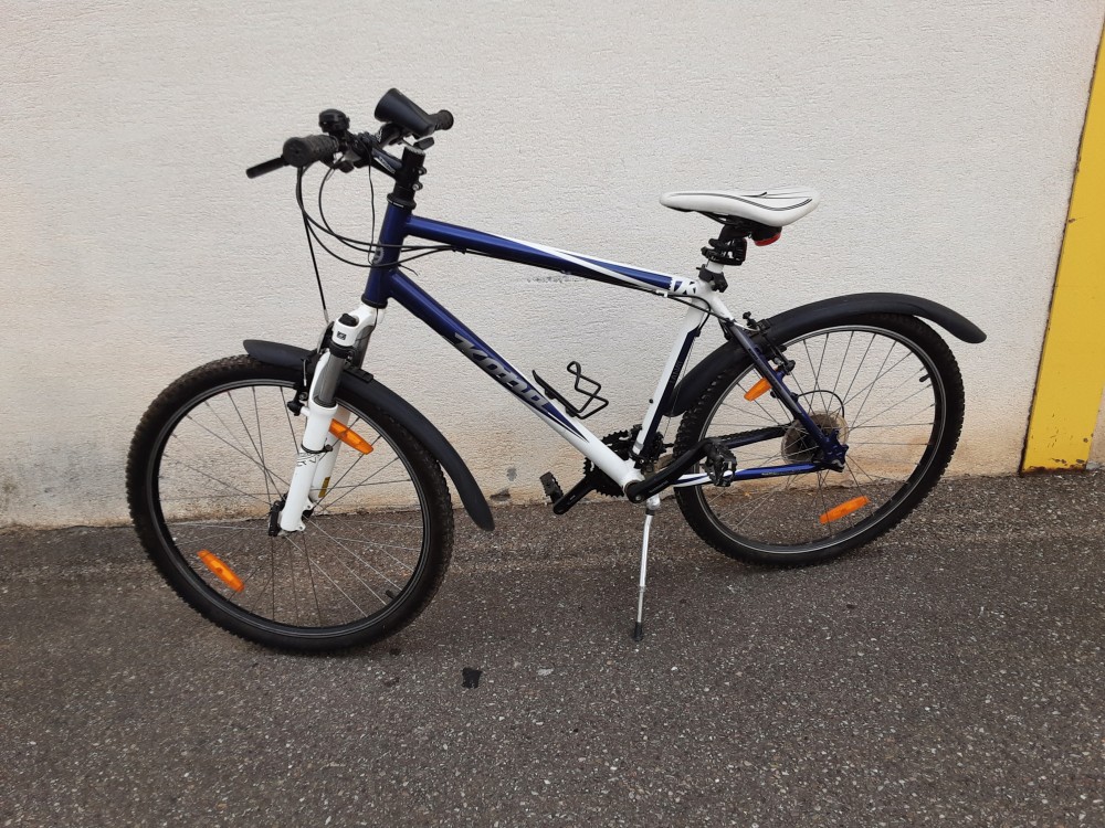 VTT KONA 26 POUCES - BLANC ET BLEU