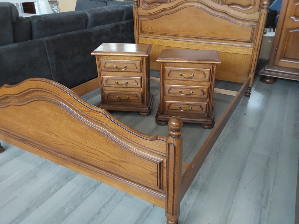 CHAMBRE A COUCHER EN CHENE - ARMOIRE 3P/LIT 2P 140X190 (SANS SOMMIER)/ 2 CHEVETS 3 TIROIRS