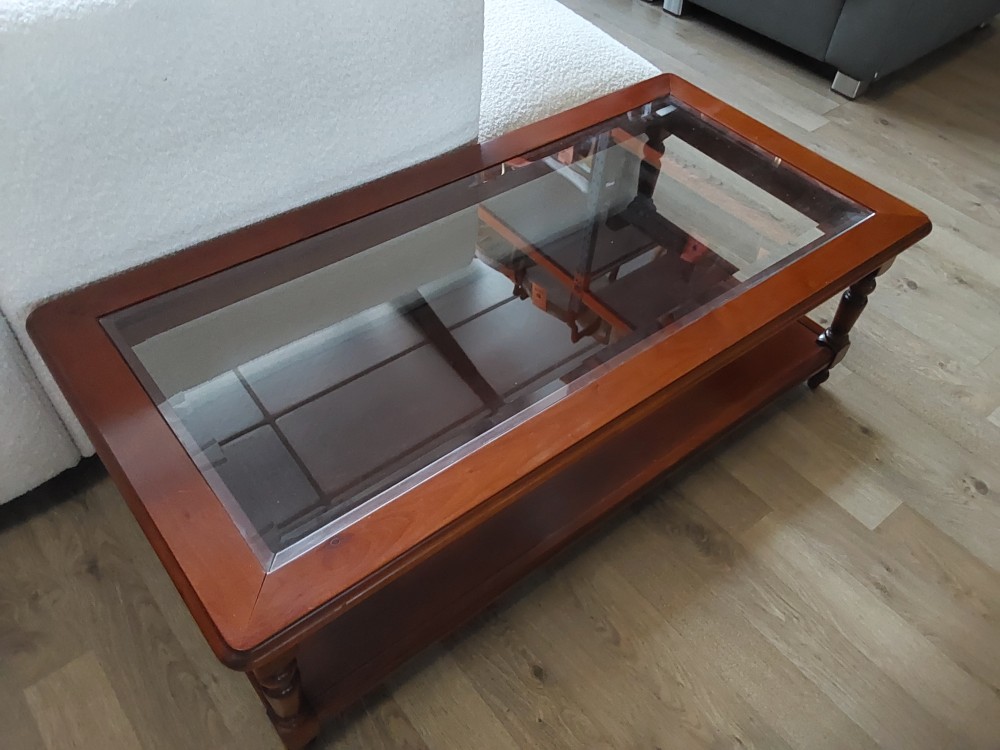 1 TABLE BASSE RECTANGULAIRE EN MERISIER 1 PLATEAU VERRE (NON FIXE) + 1 BOIS
