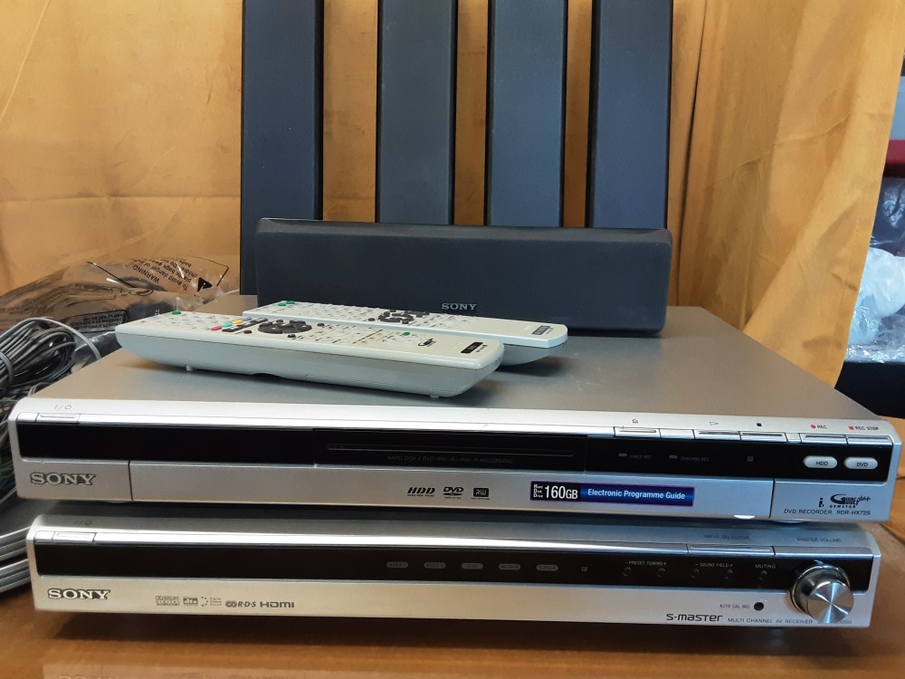 HOME CINEMA + LECTEUR DVD ENREGISTREUR SONY AVEC 5 HP 1 CAISSON BASS