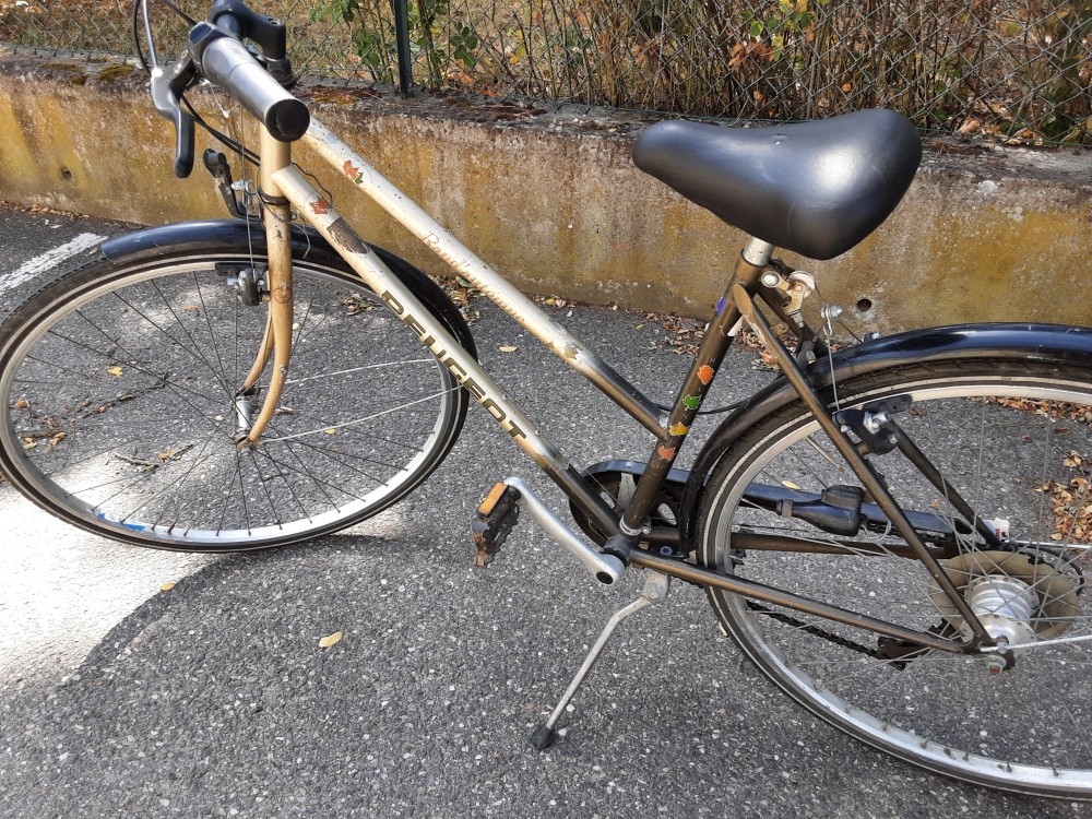VELO PEUGEOT ANCIEN A RESTAURER