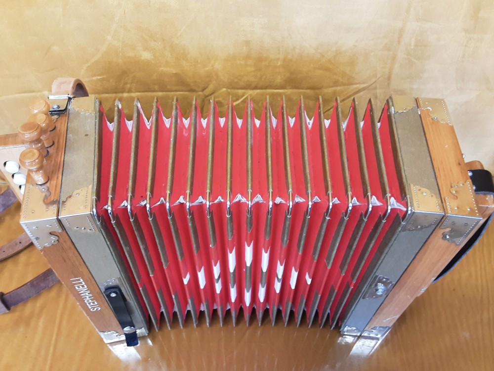 MELODEON STEPHANELLI (ACCORDEON DIATONIQUE)