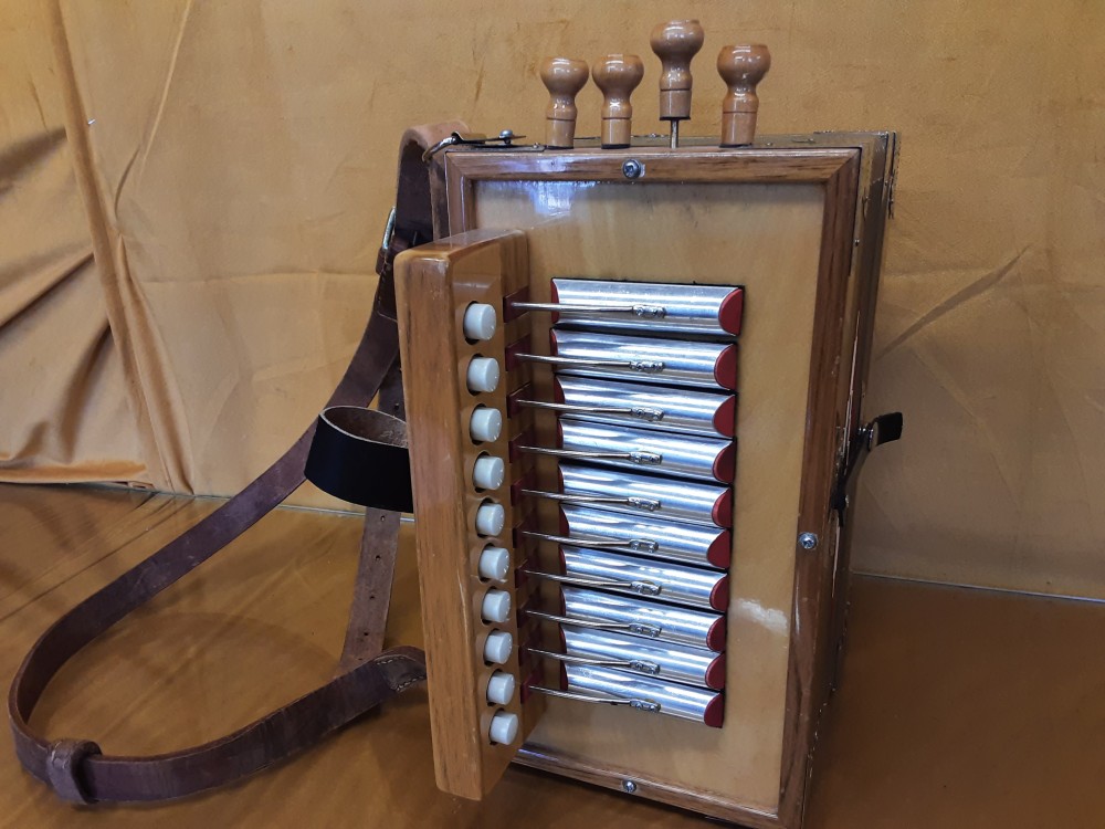 MELODEON STEPHANELLI (ACCORDEON DIATONIQUE)