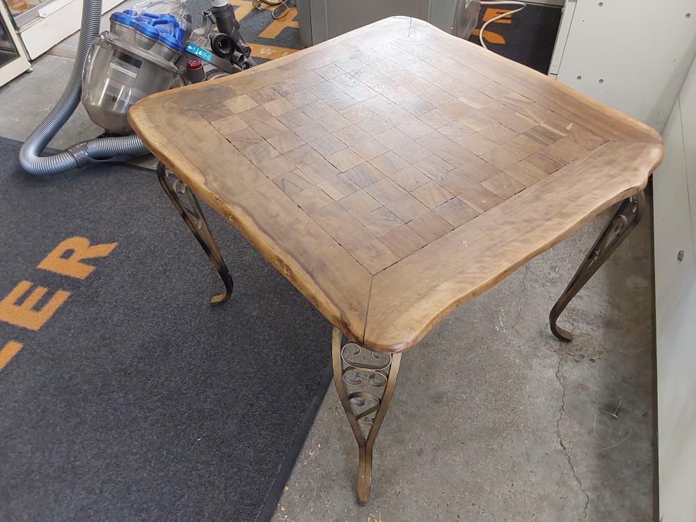 TABLE BASSE CAREE FER FORGÉ PLATEAU EN BOIS