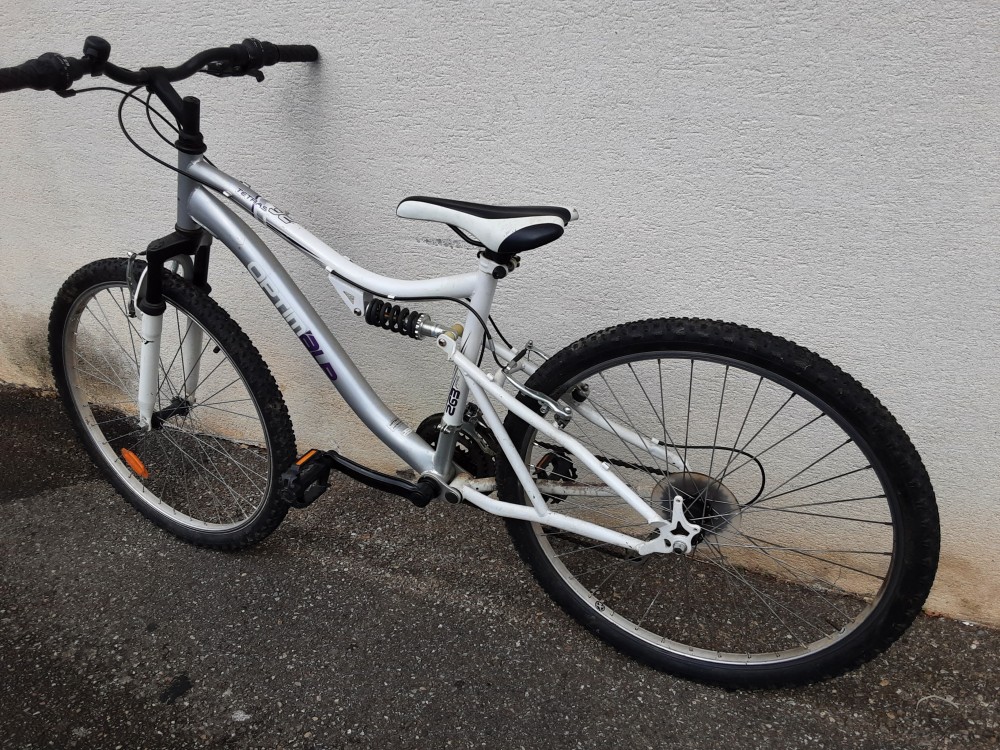 VTT OPTIMALP BLANC ET GRIS 26 POUCES