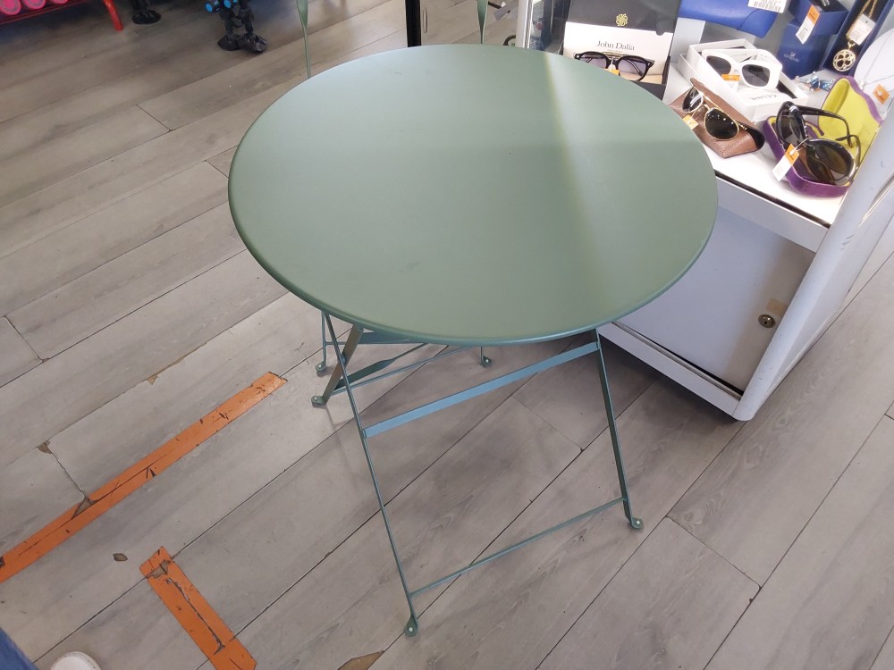 TABLE RONDE METAL VERT DE JARDIN PLIABLE + 1 CHAISE VERTE