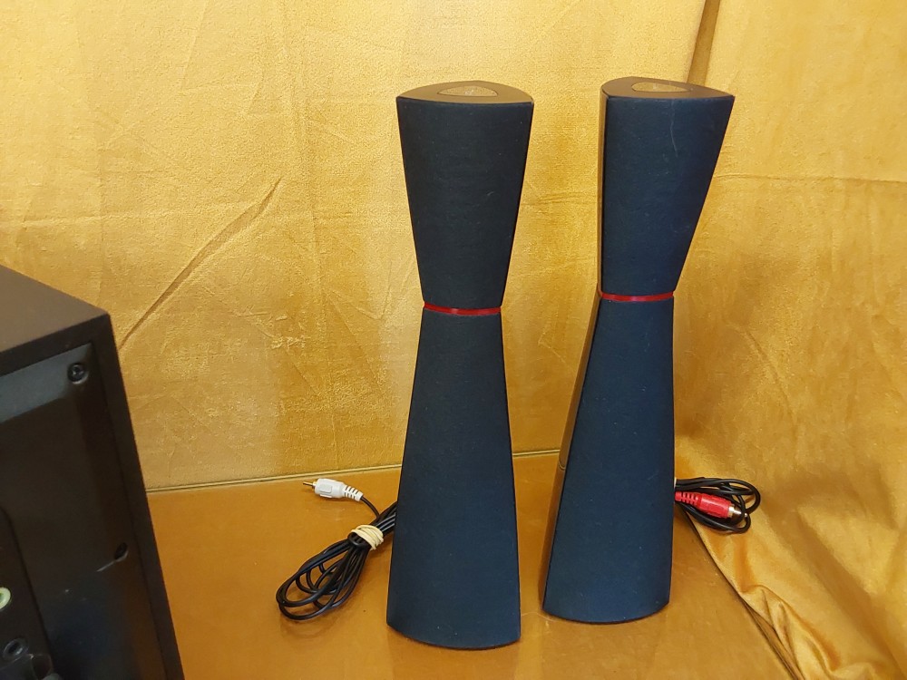 LOT DE 2 ENCEINTES + CAISSON DE BASSE MARQUE EDIFIER