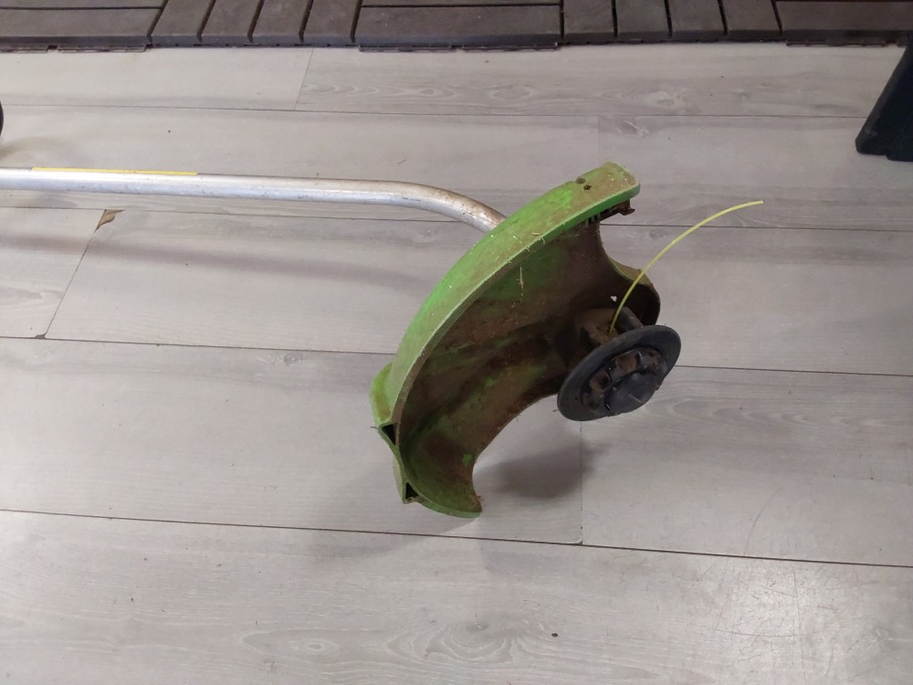 COUPE BORDURE VIKING TE 1000W
