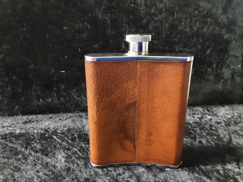FIOLE CUIR CAMEL ET MÉTAL