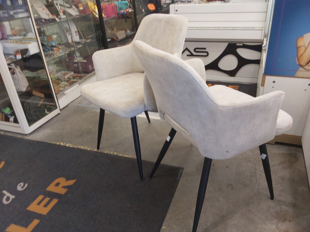 CHAISE AVEC ACCOUDOIRS TISSU BEIGE - MÉTAL NOIR (124881-1203138) 2ÈME CHOIX