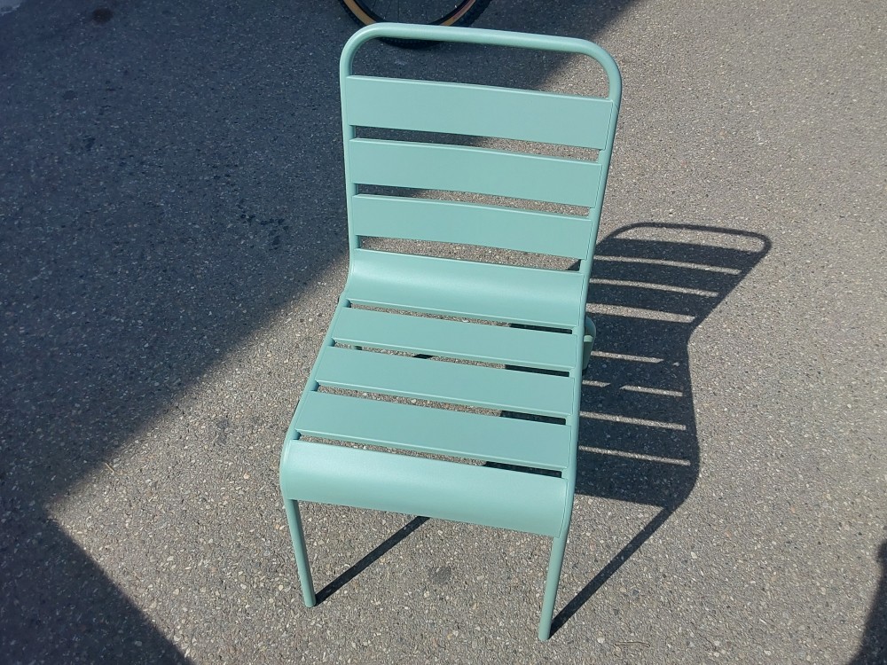 CHAISE DE JARDIN EMPILABLE MÉTAL VERT AMANDE (85989-1215135/40) 2ÈME CHOIX