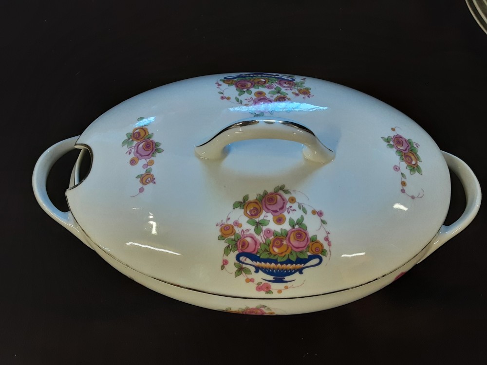 SERVICE DE TABLE A COMPLETER MOTIF PANIER FLEURS