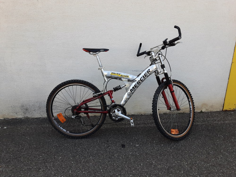 VTT MERCIER 26POUCES GRIS ROUGE