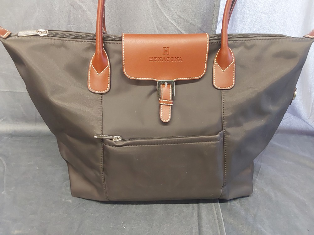 SAC A MAIN EN TOILE IMPERMEABLE NOIR ET BRUN HEXAGONA