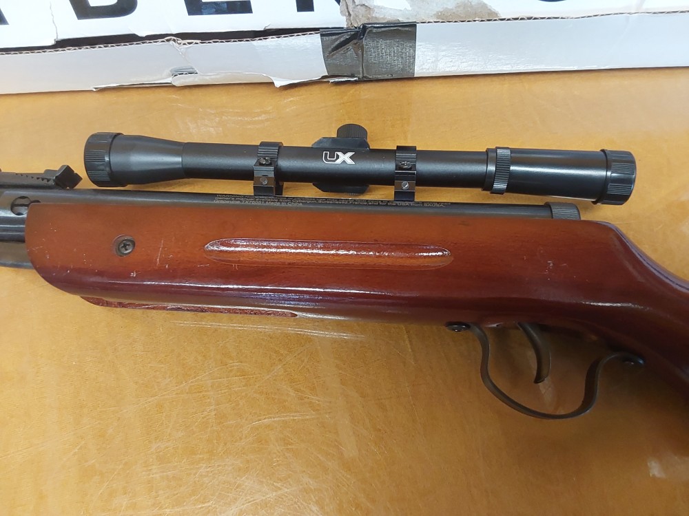 CARABINE A AIR COMPRIMÉ SWISS ARMS SA ORNA 4,5MM AVEC LUNETTE DE VISÉE