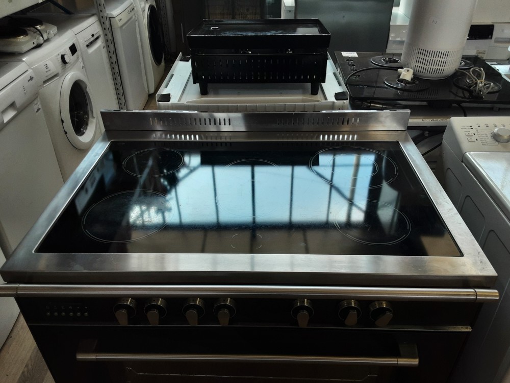 PIANO CUISINIERE VITRO MARQUE DELONGHI 4 FEUX + 1 GRAND CENTRAL - FOUR ELECTRIQUE