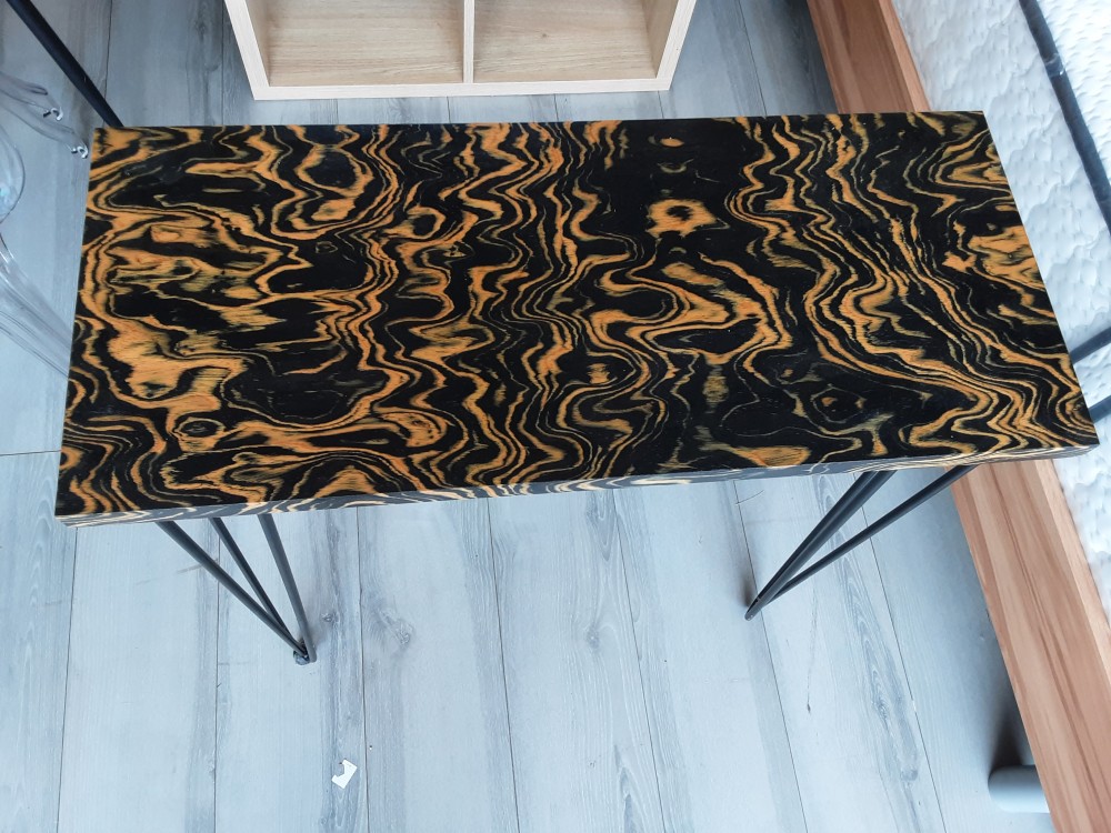 CONSOLE NOIR ET ORANGE PIEDS METAL