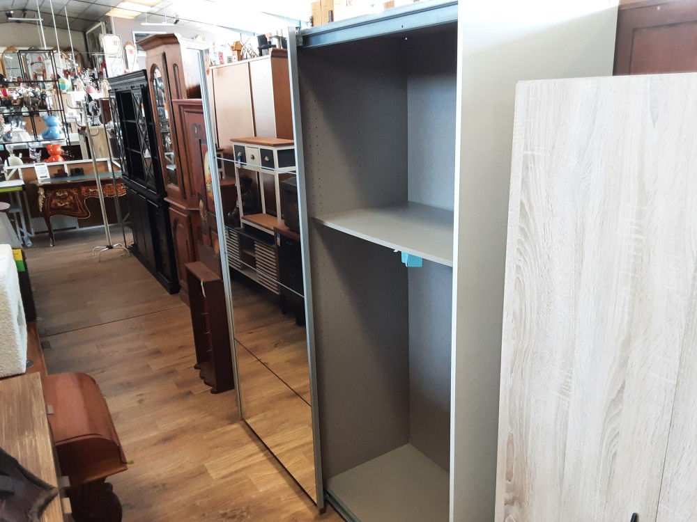 ARMOIRE 2 PORTES COULISSANTES DONT 1 MIROIR