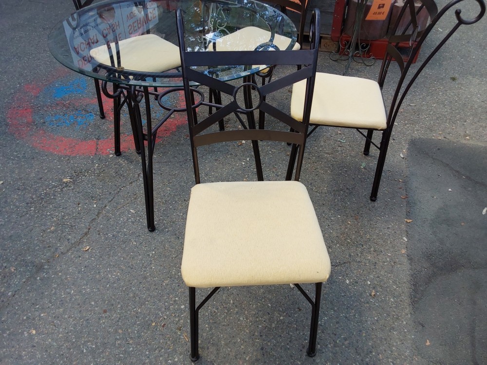 TABLE PIEDS FER FORGE PLATEAU VERRE + 4 CHAISES FER FORGÉ