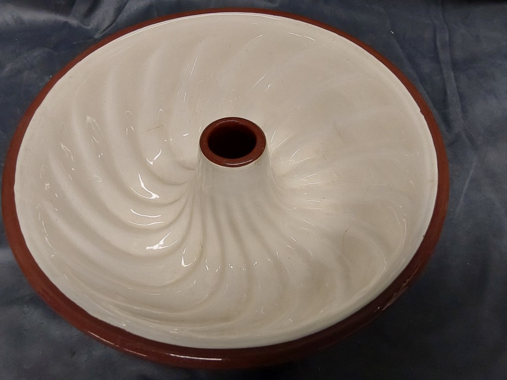 MOULE A KOUGELHOPF EN FAIENCE