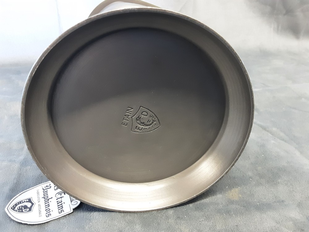 PICHET ETAIN GM AVEC COUVERCLE HAUT 20CM