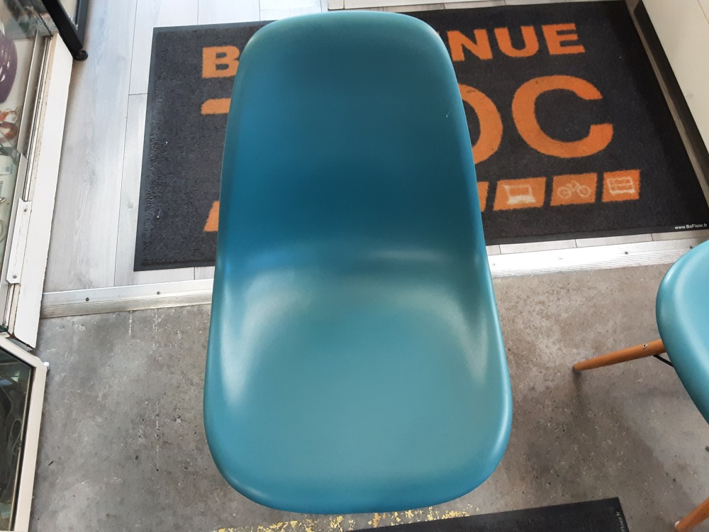 LOT DE 4 CHAISES COQUE BLEUE