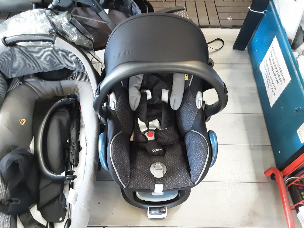 POUSSETTE 3 ROUES PLIABLE BEBECONFORT AVEC DIVERS ACCESSOIRES