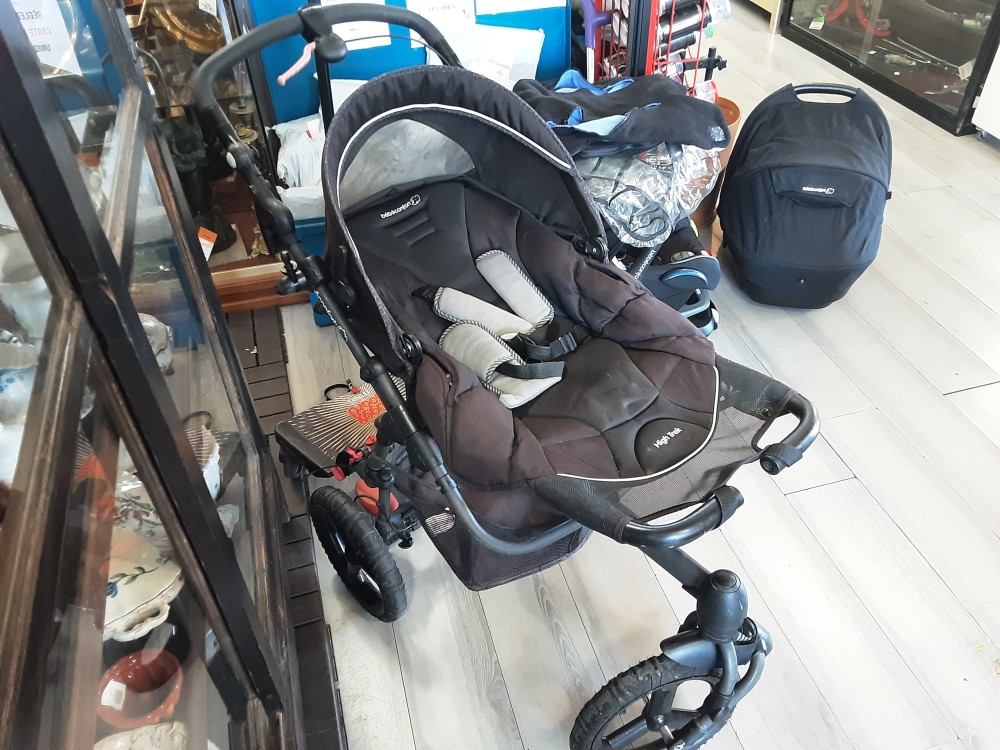 POUSSETTE 3 ROUES PLIABLE BEBECONFORT AVEC DIVERS ACCESSOIRES