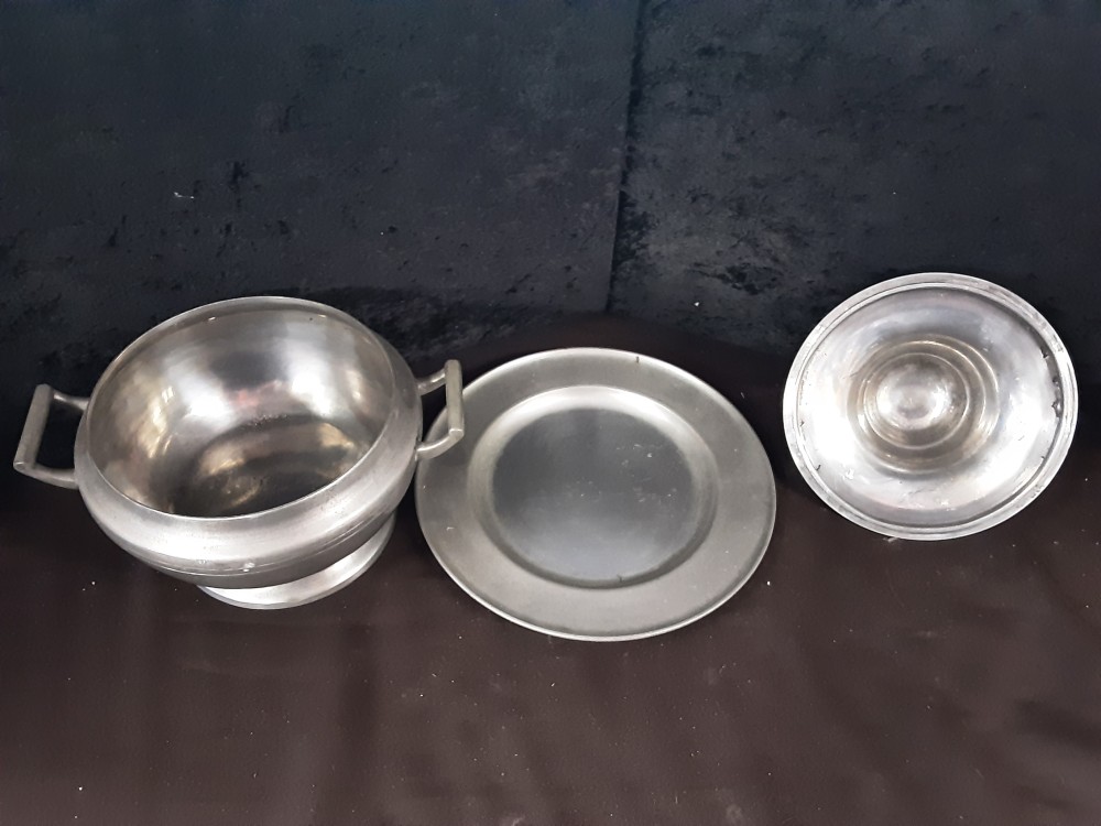 SOUPIÈRE AVEC PLAT ETAIN