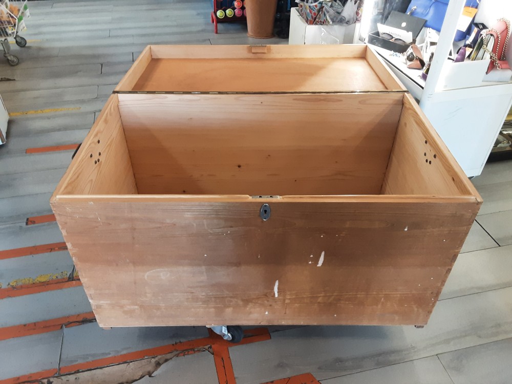 MALLE EN BOIS TGM