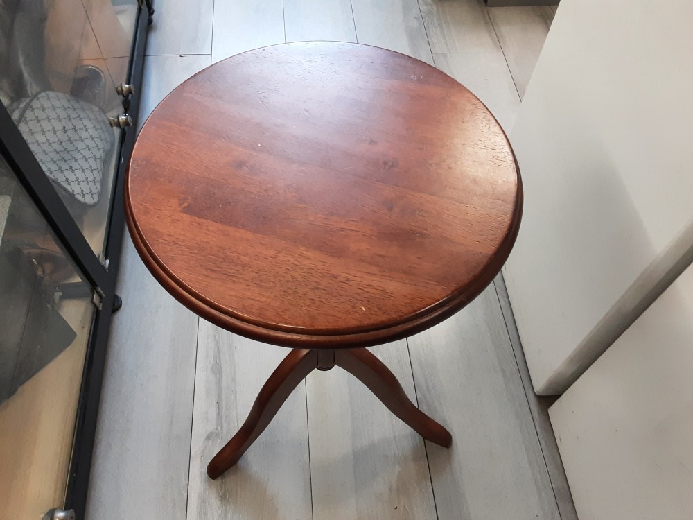 GUERIDON ROND EN BOIS 3 PIEDS