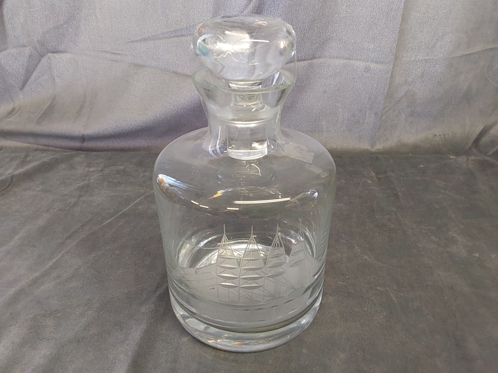 SERVICE A WHISKY MOTIF BATEAU CARAFE + 5 VERRES