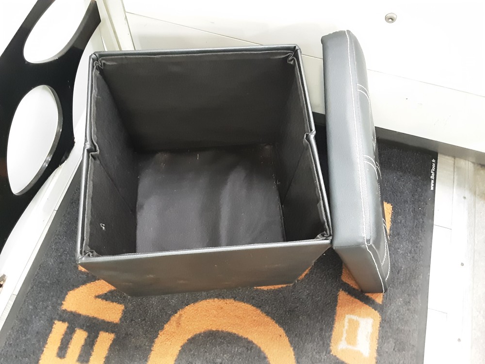 POUF DE RANGEMENT CARRE EN SIMILI