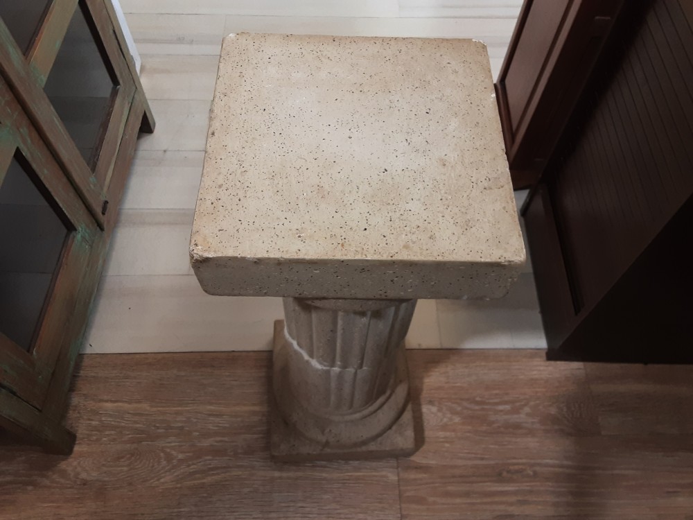 COLONNE EN PLATRE H.79CM