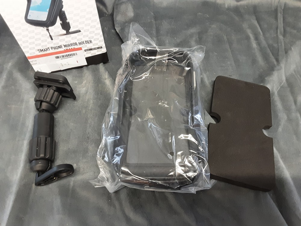 SUPPORT DE TELEPHONE POUR MOTO