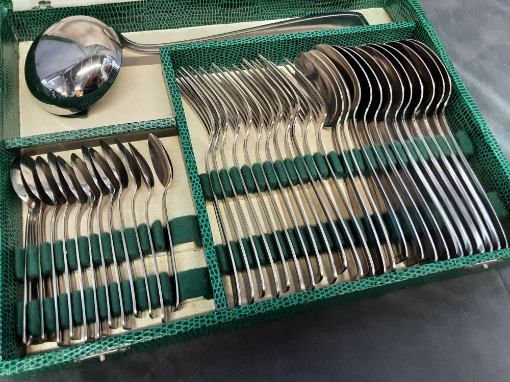 MÉNAGÈRE INOX 37 PIECES