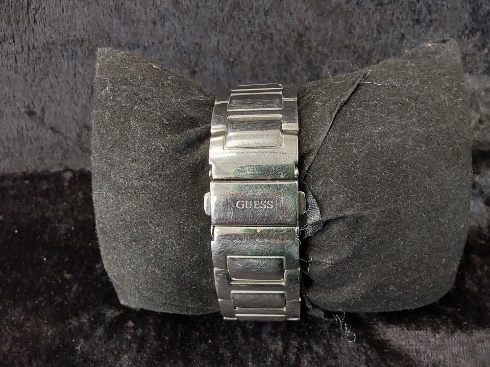 MONTRE FEMME GUESS AVEC STRASS