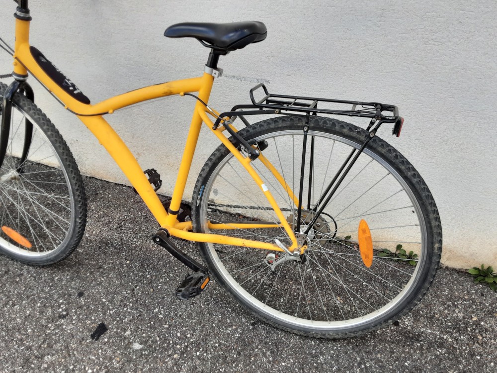 BTWIN CONCEPTION DECATHLON JAUNE 28 POUCES