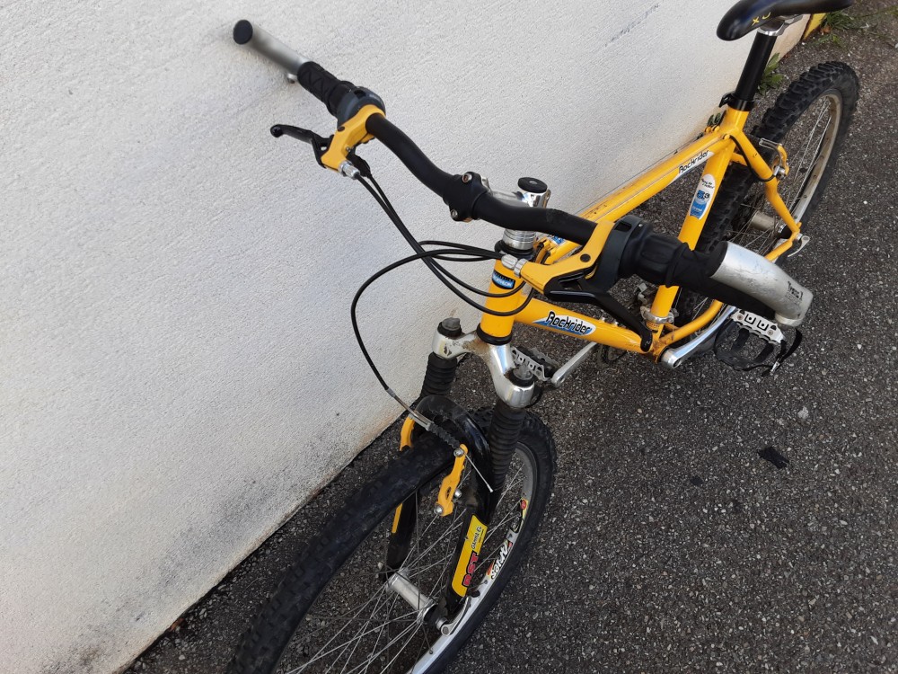 VTT ROCKRIDER DECATHLON JAUNE 26 POUCES FOURCHES SUSPENDUES RST