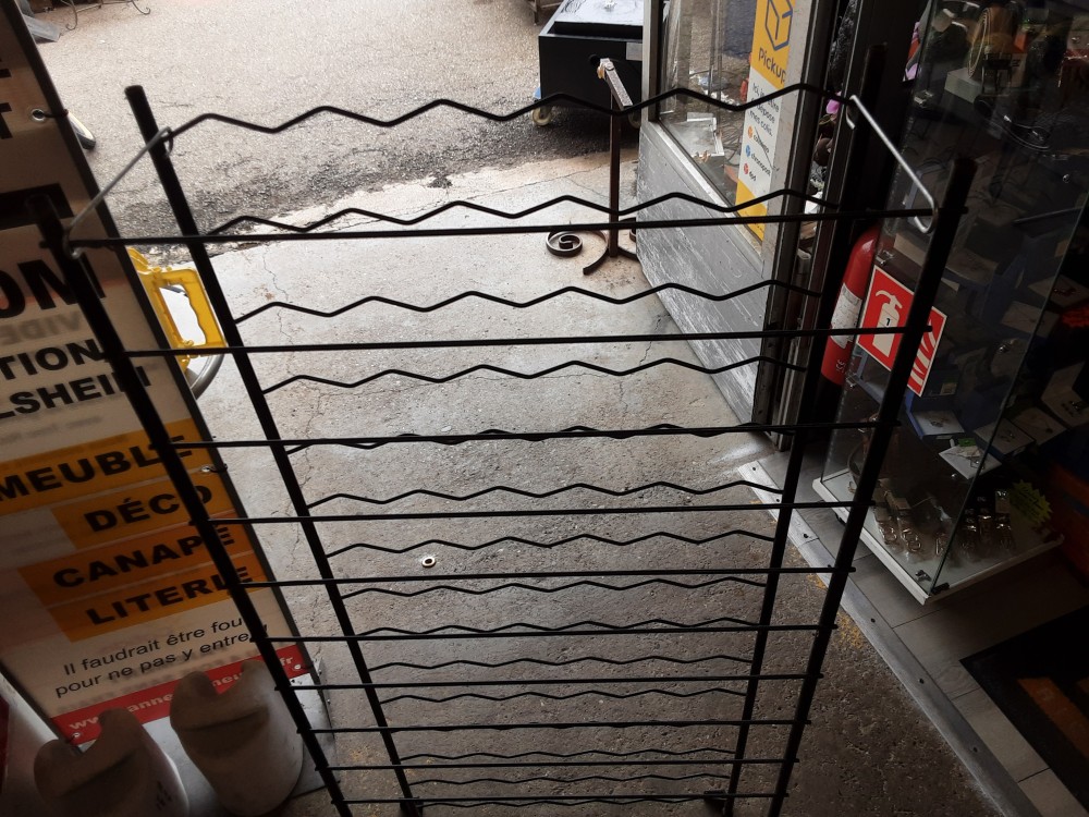 PORTE BOUTEILLES EN METAL