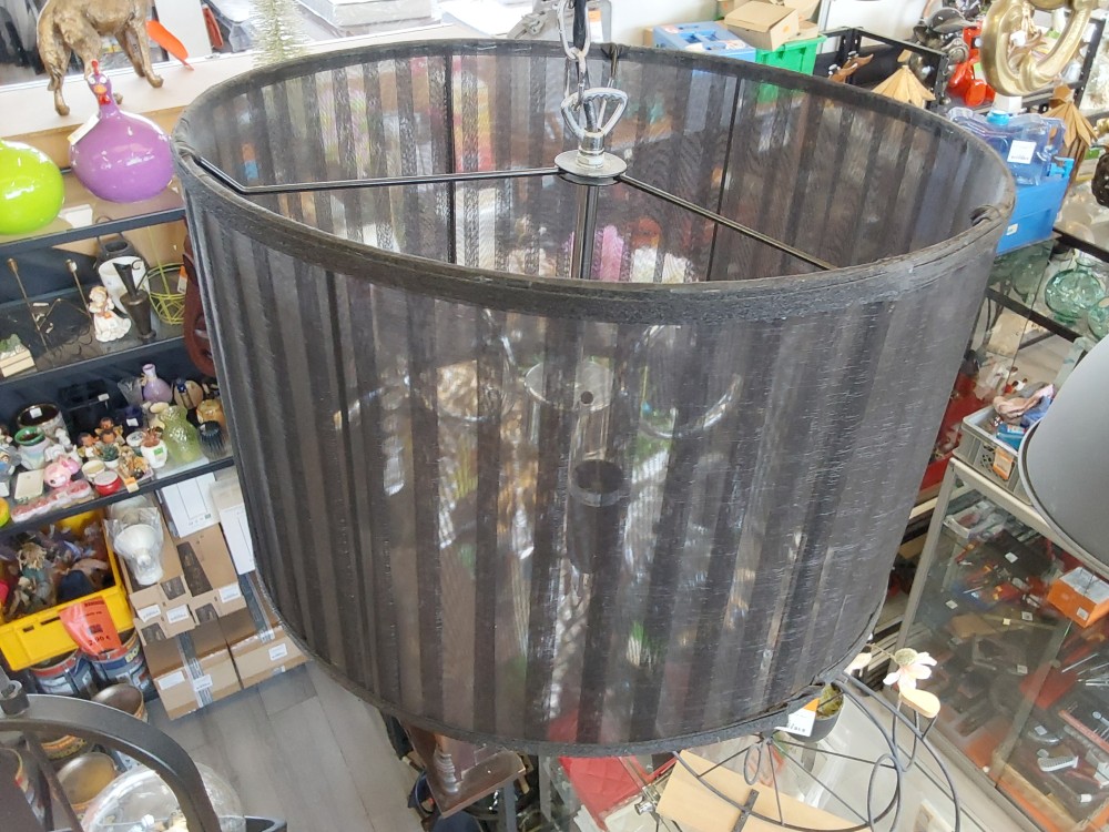 LUSTRE ABAT JOUR STYLE BAROQUE NOIR TRANSPARENT ET PAMPILLES