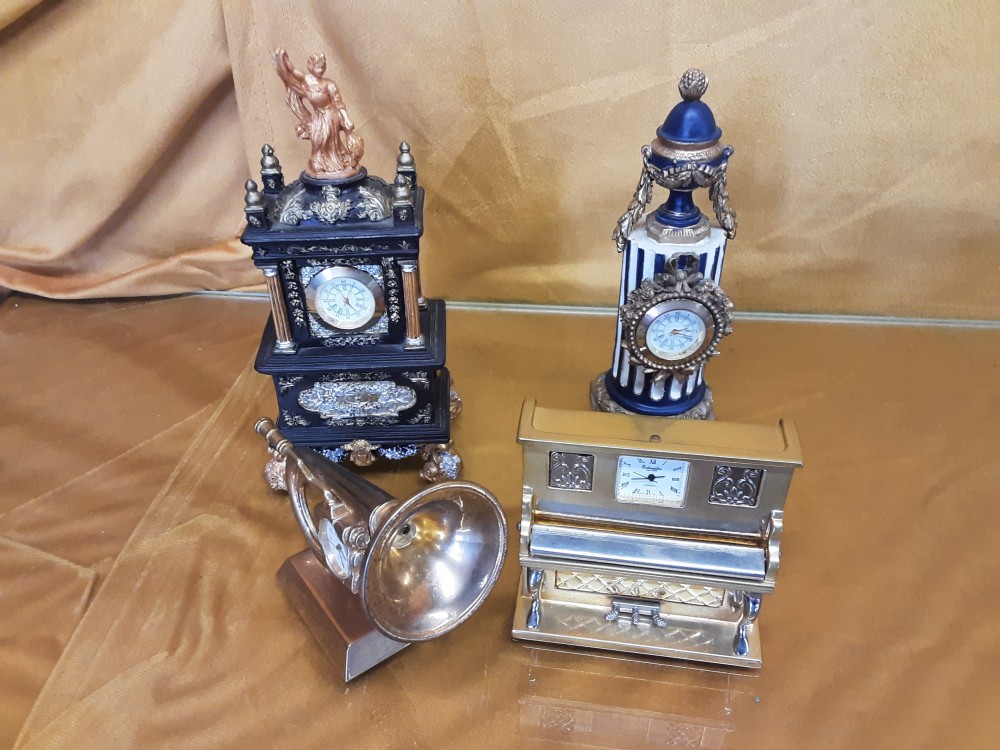 HORLOGE MINIATURE DIFFERENTS MODELES À LA PIECE