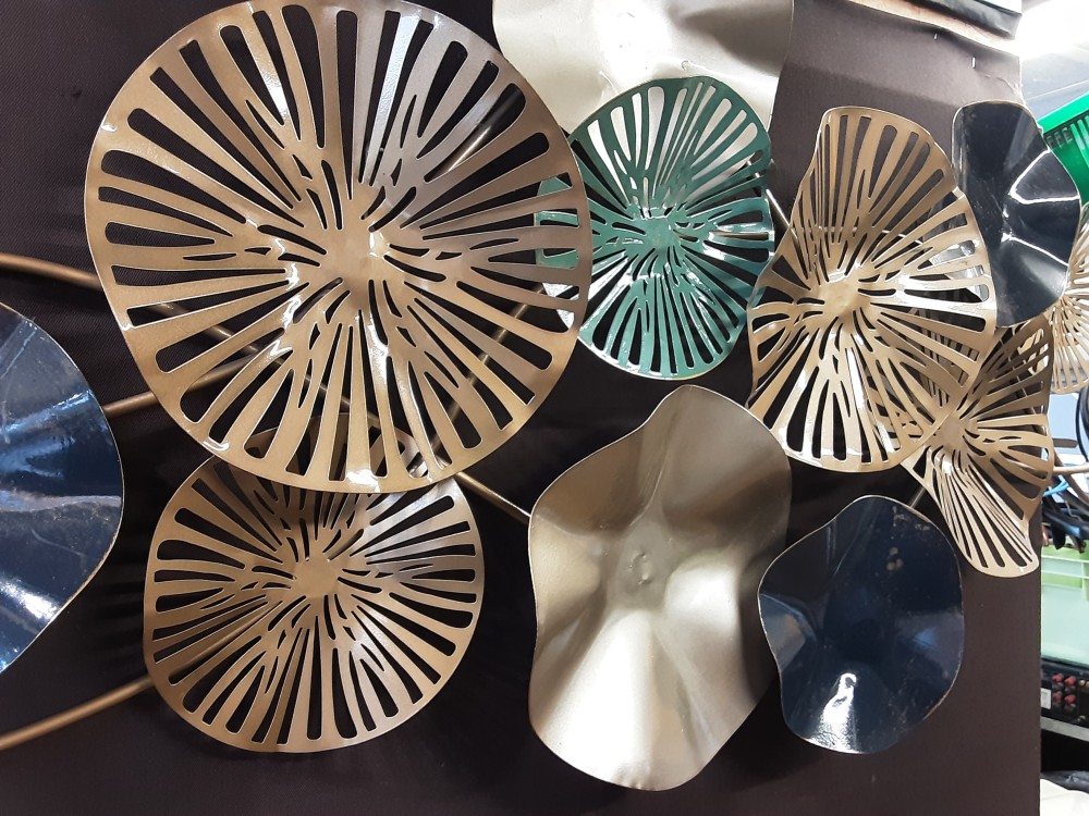 DECORATION FLORALE EN METAL