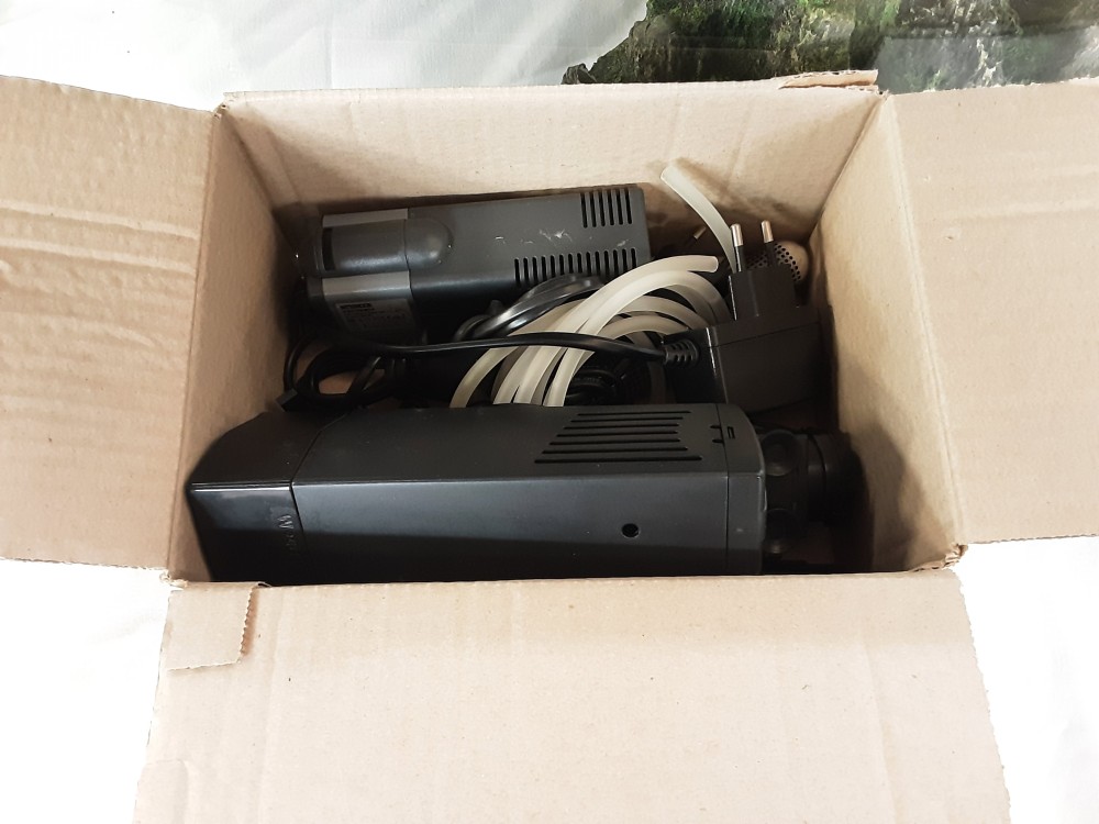 AQUARIUM 80L AVEC DIVERS ACCESSOIRES